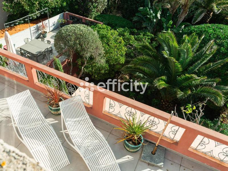 Maison - 236 m² - 6 pièces