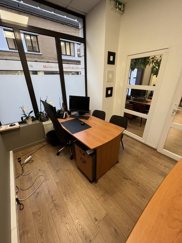 Bureau - 64 m²