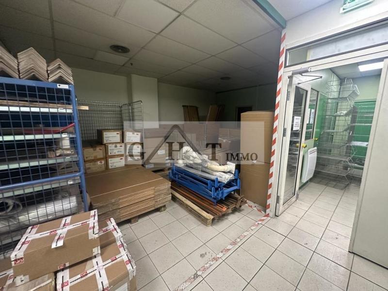 Entrepôt - 1 080 m²