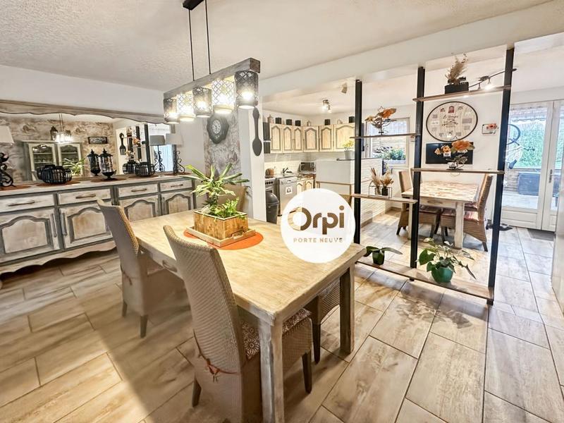 Maison - 141 m² - 5 pièces