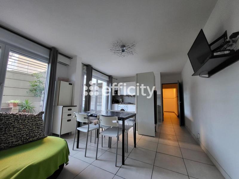 Appartement - 90 m² - 5 pièces