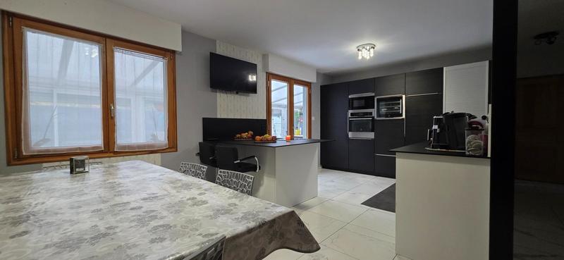 Maison - 190 m² - 6 pièces