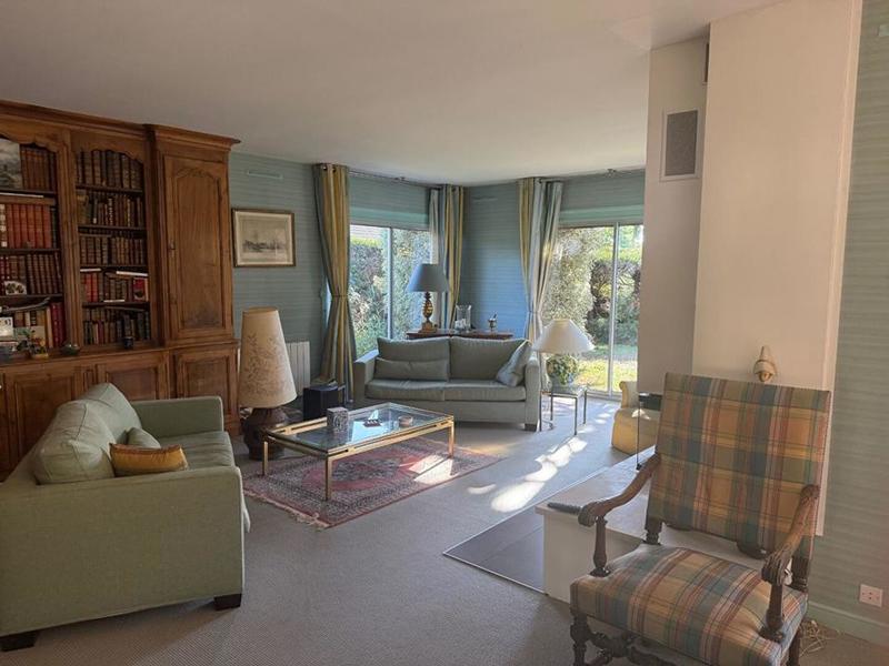 Maison - 205 m² - 9 pièces