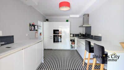 Maison - 158 m² - 8 pièces