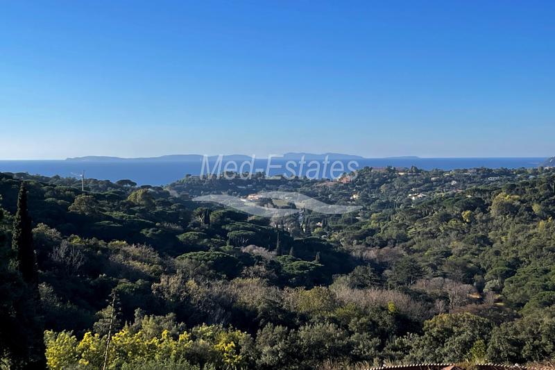 Propriété - 400 m²