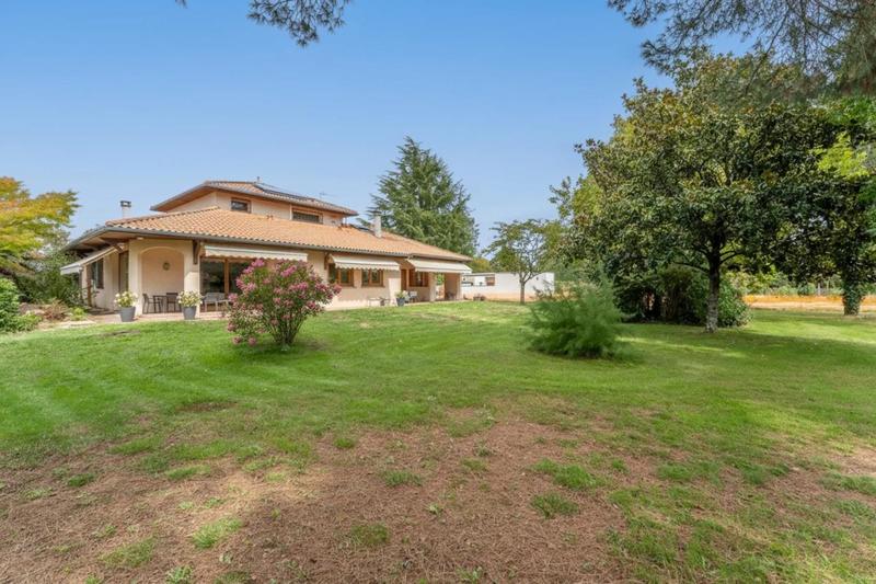 Maison - 215 m² - 7 pièces