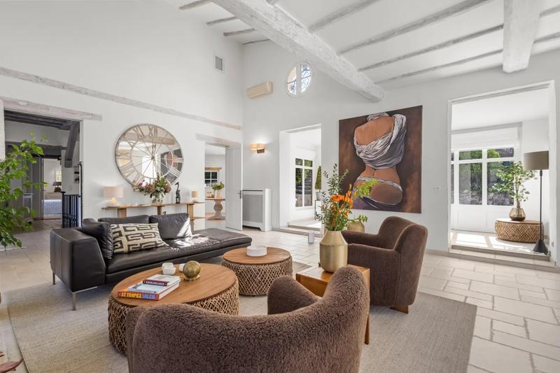 Maison - 451 m² - 15 pièces