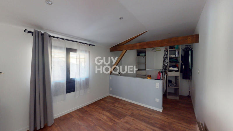 Maison - 270 m² - 8 pièces