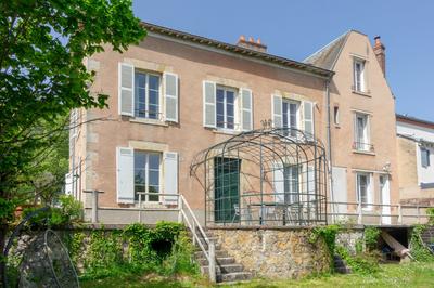 Maison - 285 m² - 8 pièces