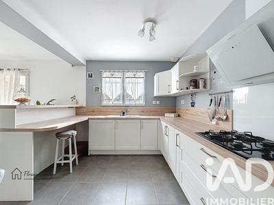 Maison - 92 m² - 4 pièces