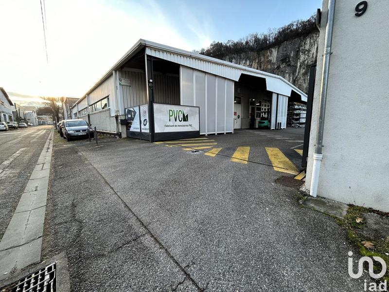 Local commercial - 2 500 m²