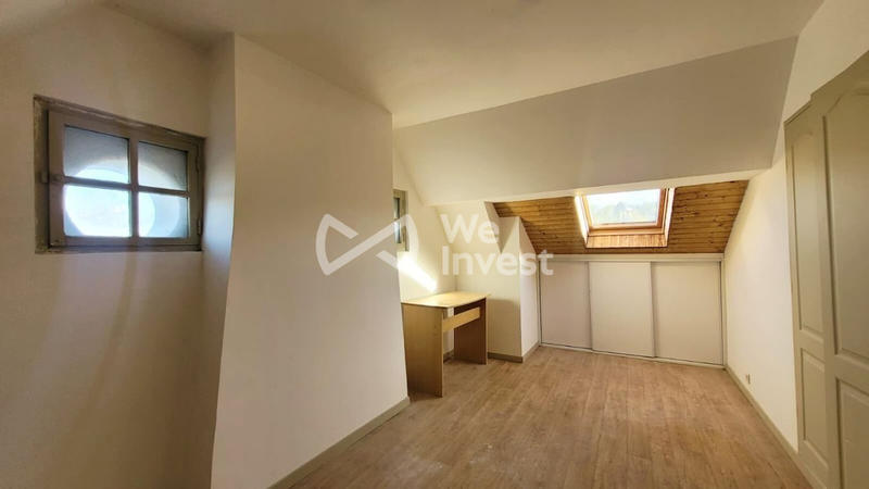 Maison - 220 m² - 7 pièces