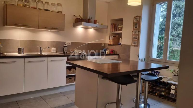 Maison - 189 m² - 9 pièces