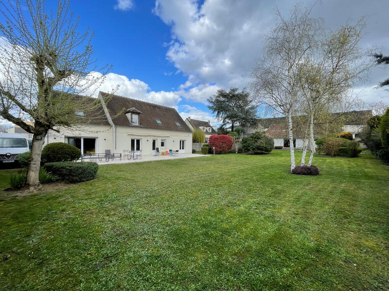 Maison - 242 m² - 8 pièces