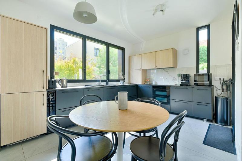 Maison d'architecte - 283 m² - 8 pièces