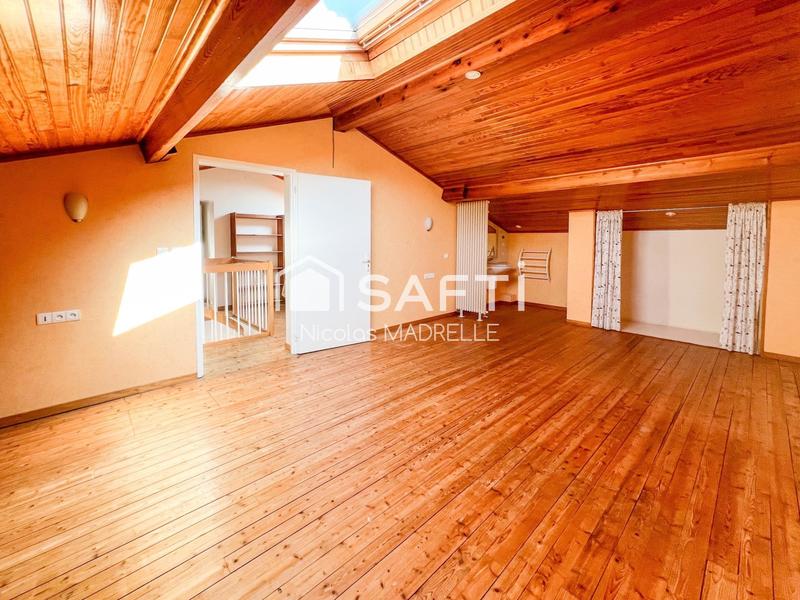 Maison - 200 m² - 7 pièces