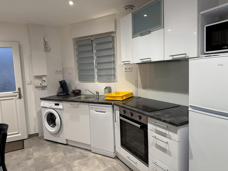 Maison - 103 m² - 9 pièces