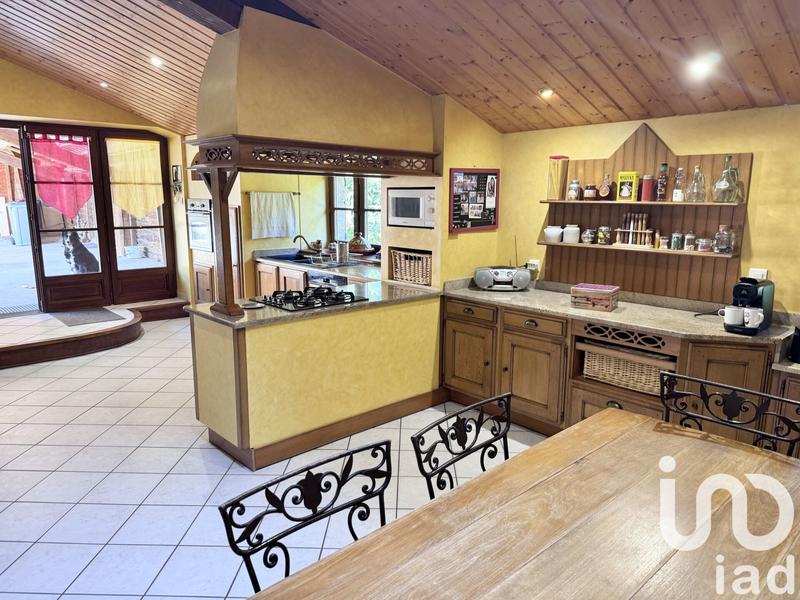 Maison - 225 m² - 6 pièces