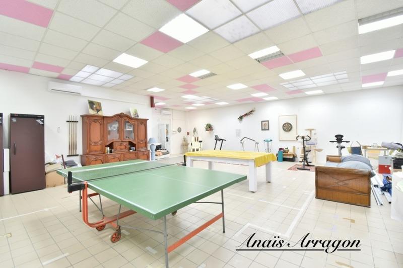 Maison de ville - 310 m² - 7 pièces