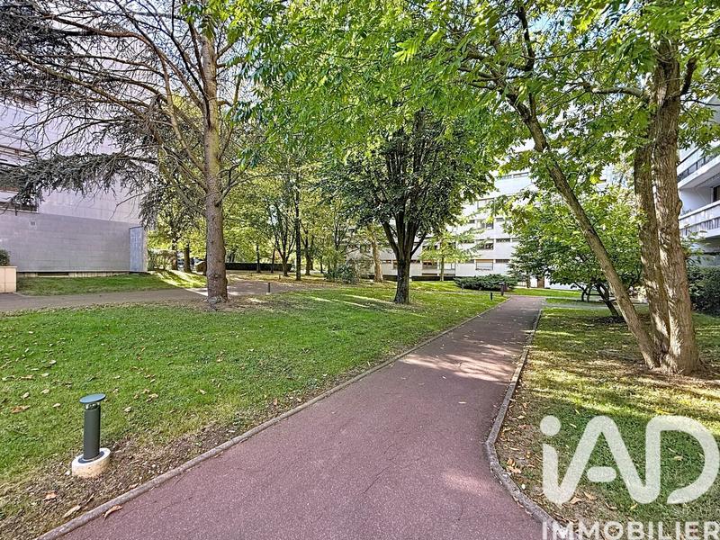 Appartement - 92 m² - 5 pièces