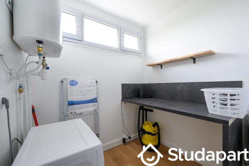 Chambre - 11 m² - 1 pièce