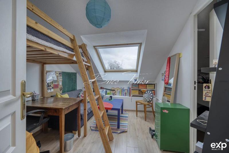 Appartement - 93 m² - 5 pièces