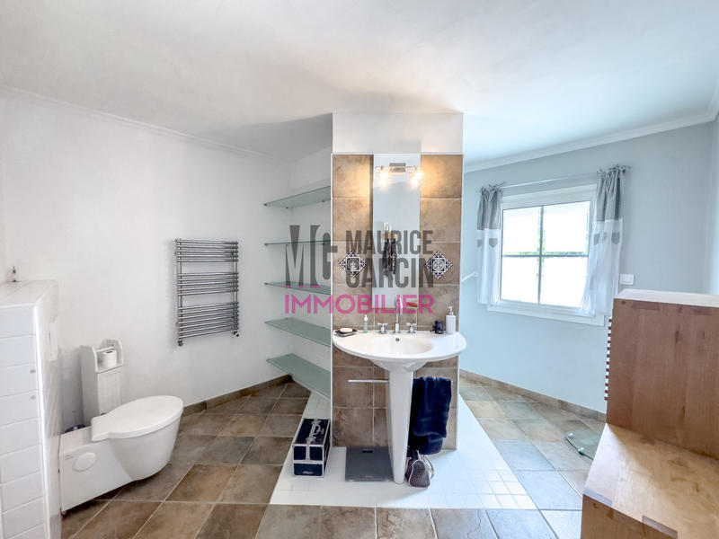 Maison - 300 m² - 10 pièces