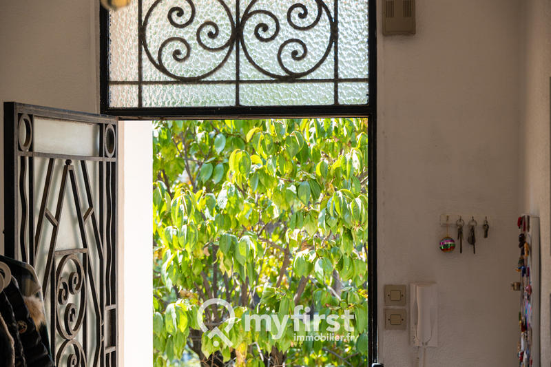 Maison - 202 m² - 6 pièces