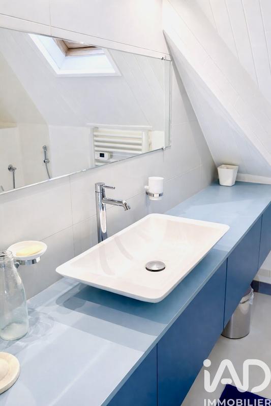 Maison - 210 m² - 8 pièces