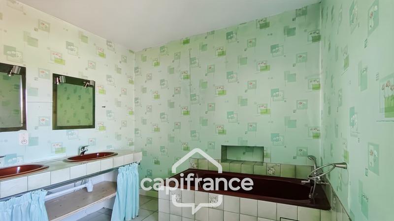 Maison - 335 m² - 20 pièces