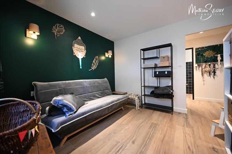 Maison - 216 m² - 8 pièces