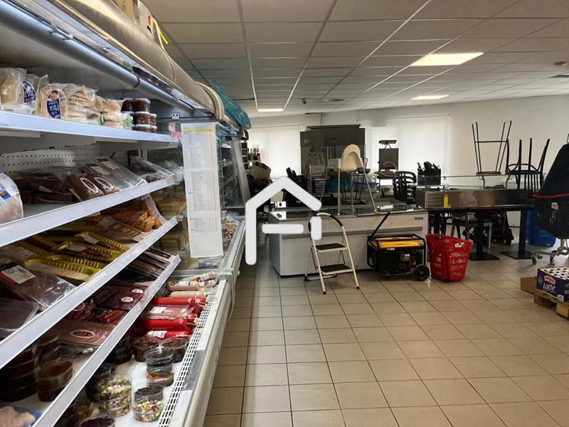 Local commercial - 250 m² - 4 pièces