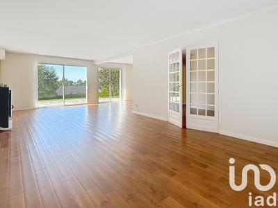 Maison - 210 m² - 7 pièces