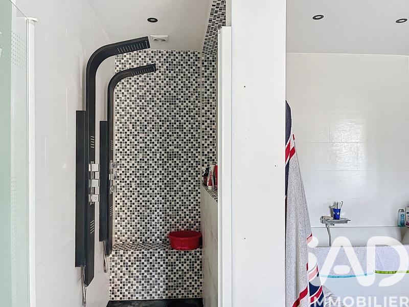 Maison - 180 m² - 6 pièces