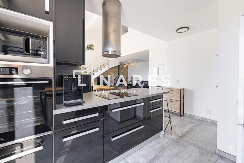 Appartement - 85 m² - 4 pièces