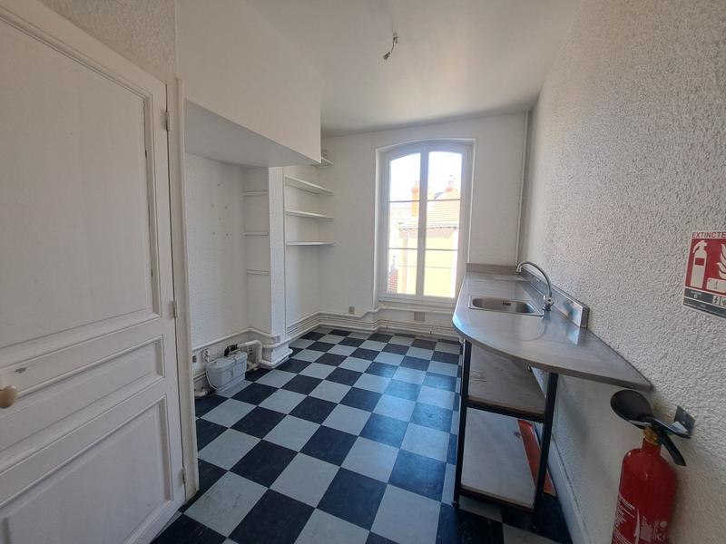 Local commercial - 149 m² - 5 pièces