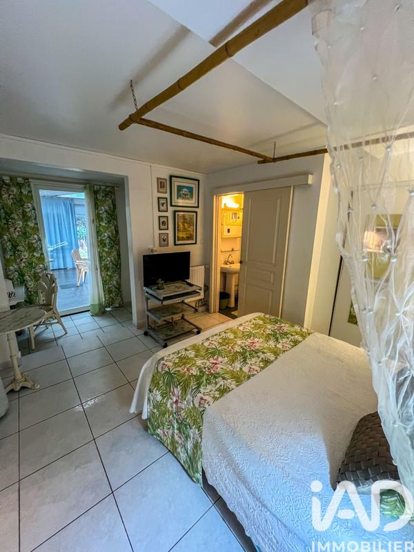 Maison - 681 m² - 17 pièces