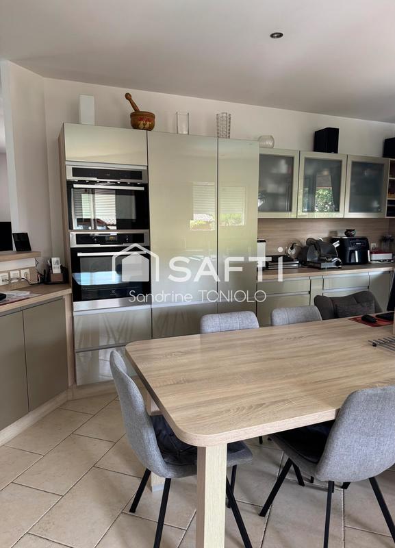 Villa - 207 m² - 5 pièces