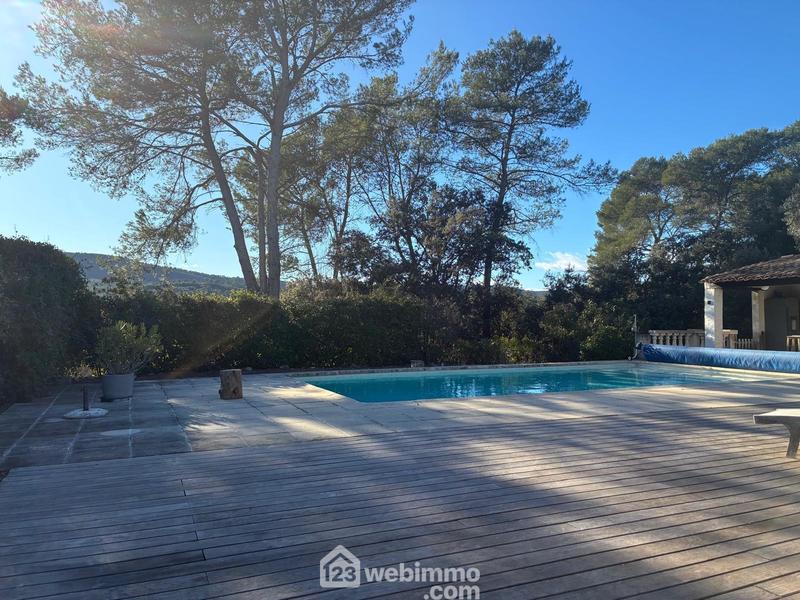 Maison - 163 m² - 8 pièces