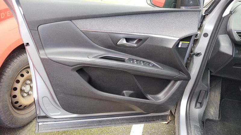 Peugeot 5008 1.5 BlueHDi 130 Eat7 Allure - 7 places Automatique