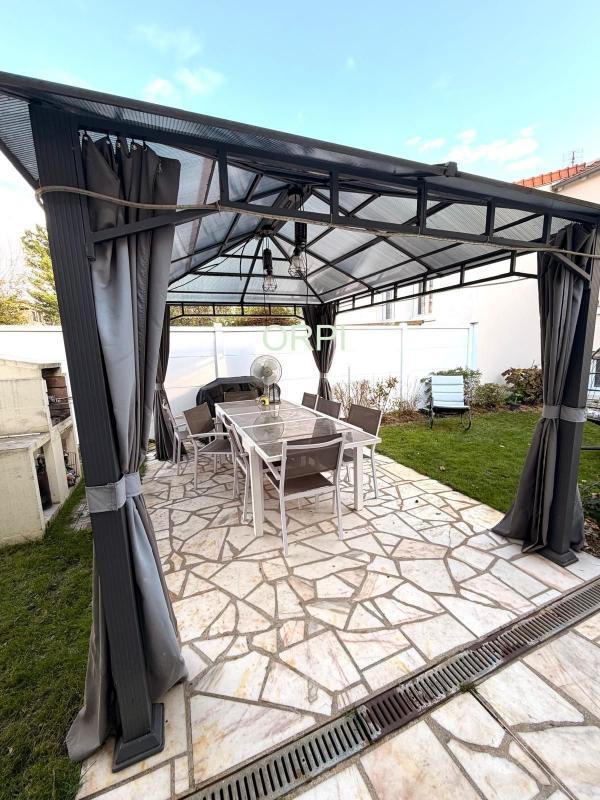 Maison - 158 m² - 8 pièces