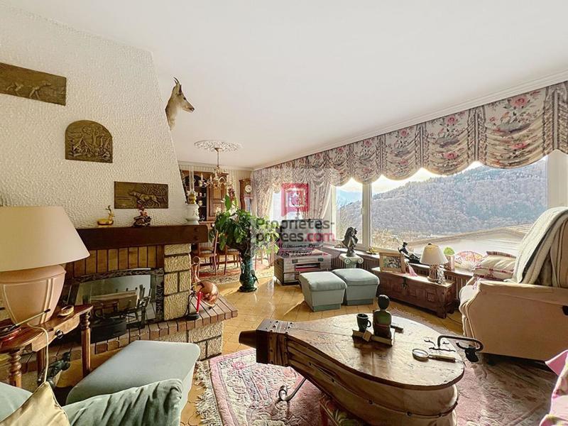 Maison - 323 m² - 7 pièces