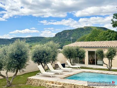 Villa - 200 m² - 7 pièces