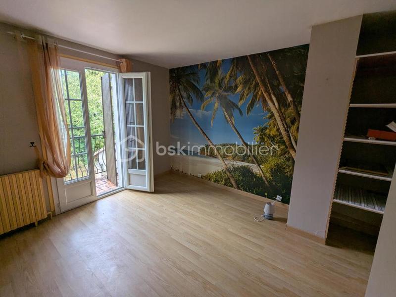 Maison traditionnelle - 250 m² - 11 pièces