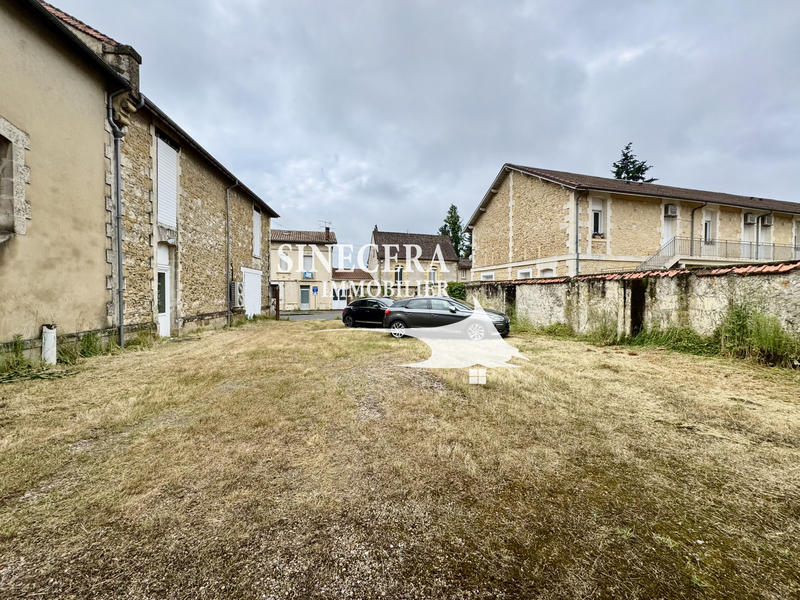 Local commercial - 1 087 m²