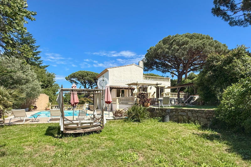 Villa - 206 m² - 6 pièces