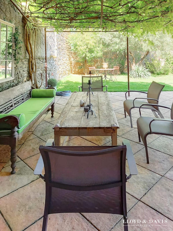 Mas - 204 m² - 9 pièces