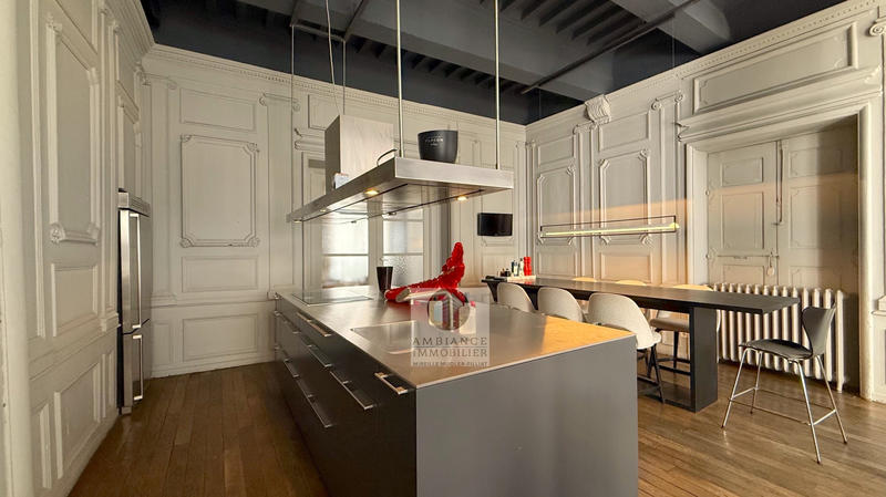 Appartement - 358 m² - 9 pièces