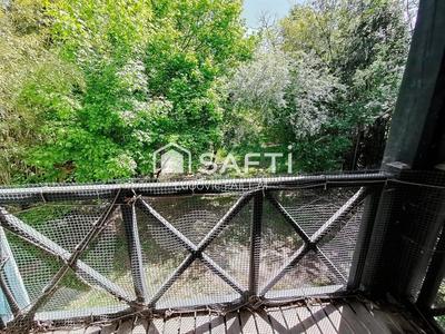 Maison - 210 m² - 7 pièces