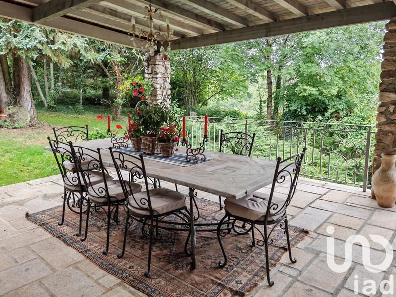 Maison - 239 m² - 7 pièces